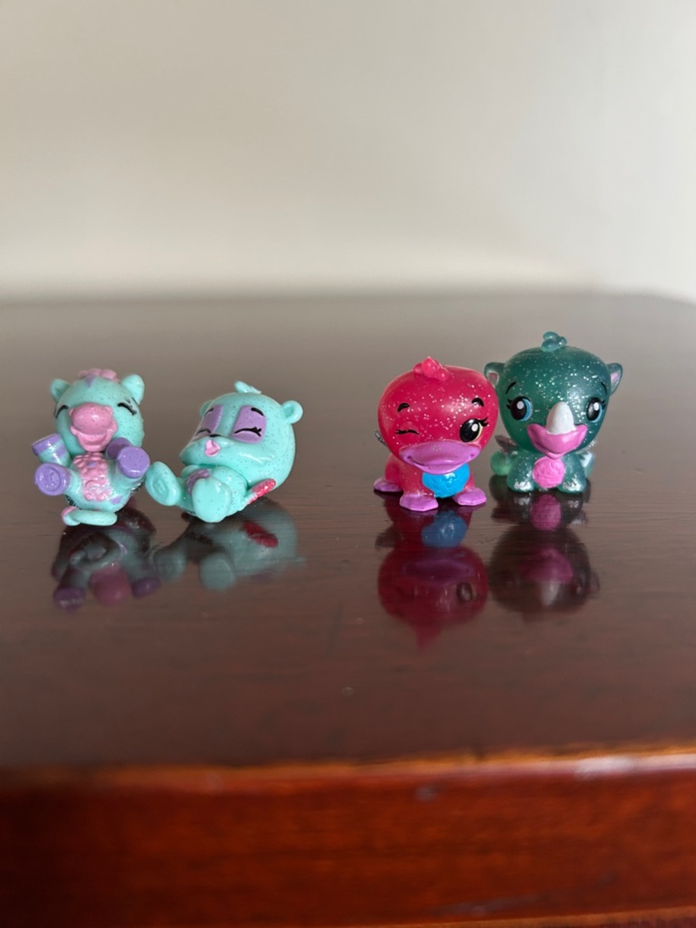 Hatchimals Colleggtible, 2 sets of glittering two pack figures